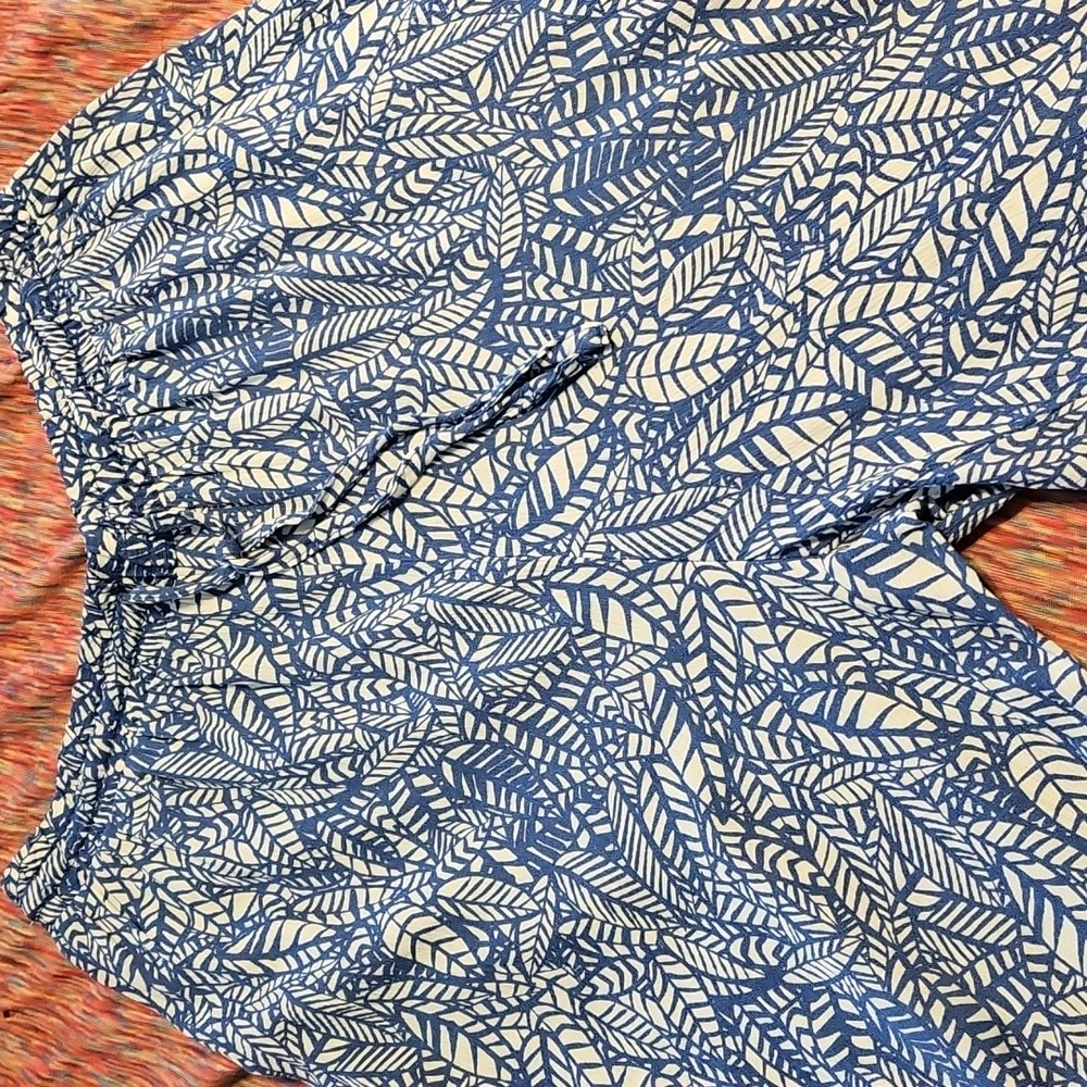 Flowy Wide-legged Patterned Pants - Picture 12 of 12